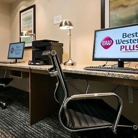 Best Western Plus Chestermere Hotel Esterno foto