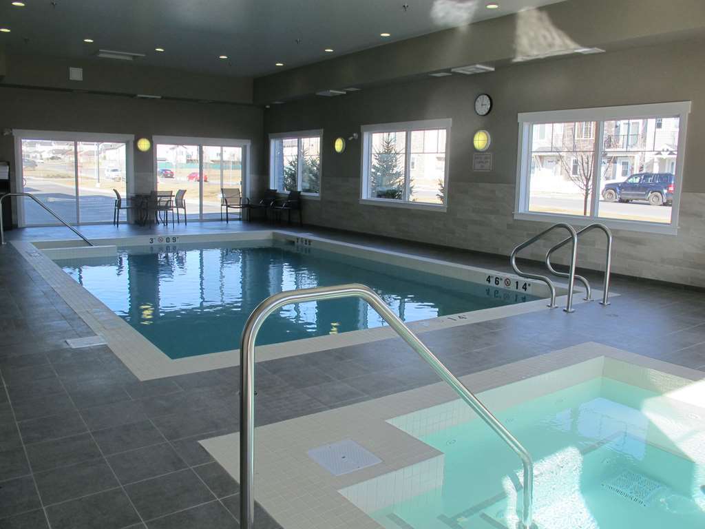 Best Western Plus Chestermere Hotel Servizi foto