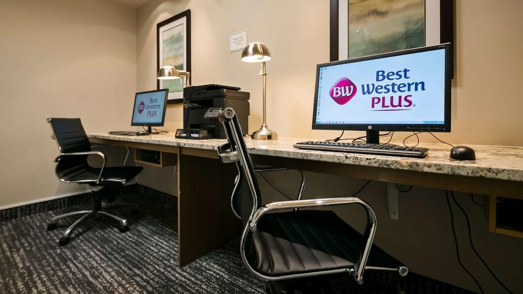 Best Western Plus Chestermere Hotel Esterno foto