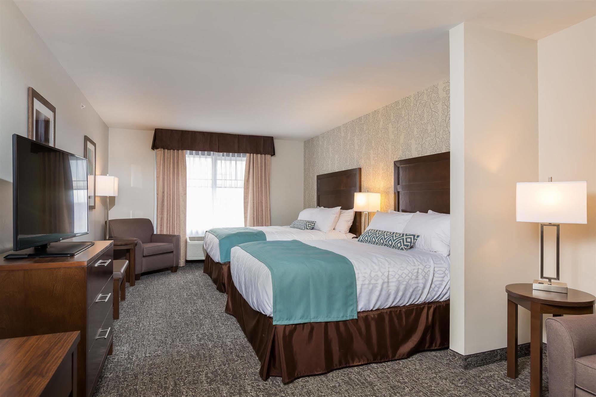 Best Western Plus Chestermere Hotel Esterno foto