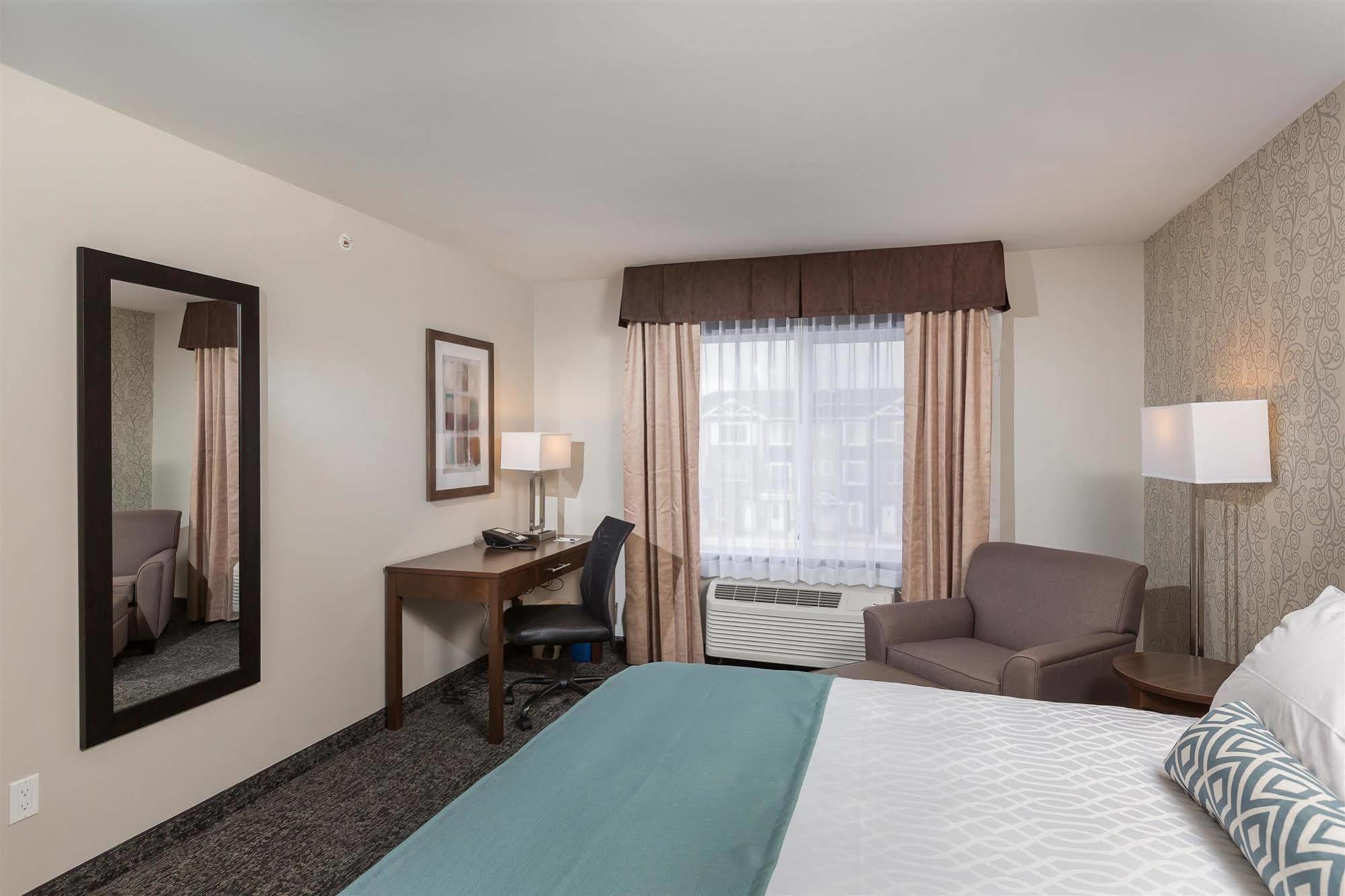 Best Western Plus Chestermere Hotel Esterno foto