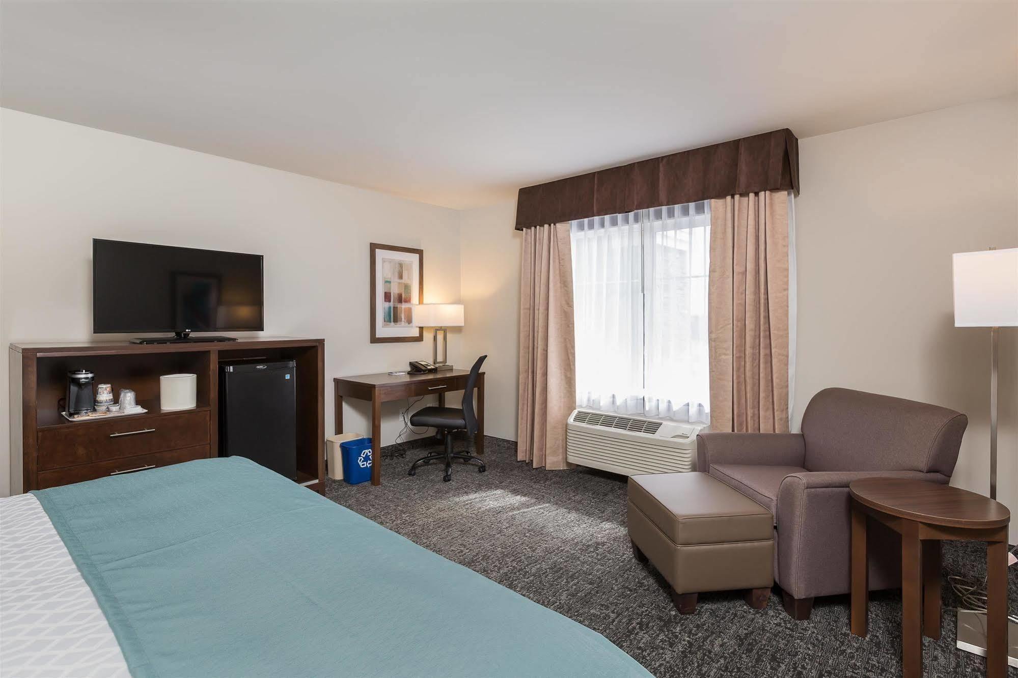 Best Western Plus Chestermere Hotel Esterno foto