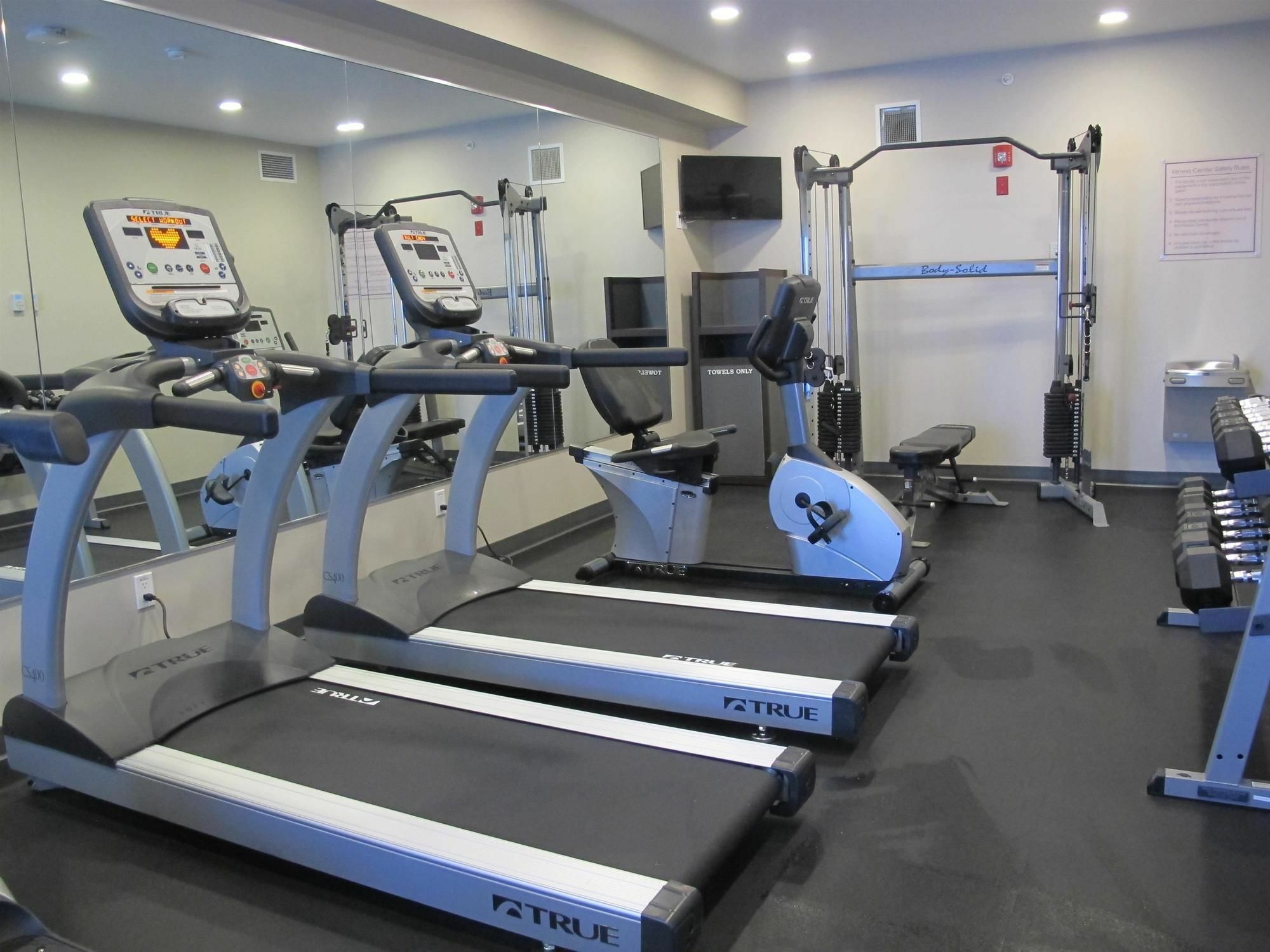Best Western Plus Chestermere Hotel Esterno foto